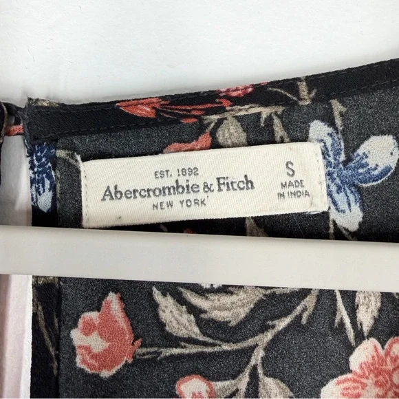Abercrombie & Fitch Black Floral Ruffle Romper Women’s Size Small - Picture 9 of 10